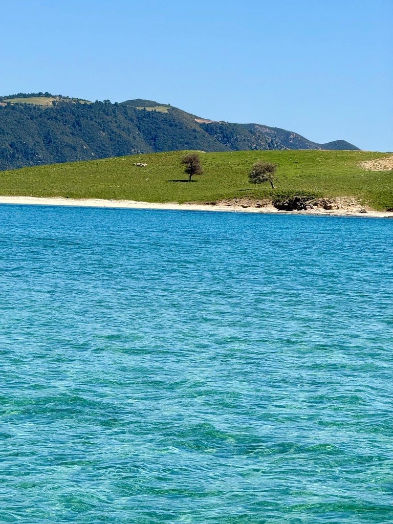 A turquoise cove off Sithonia, from the T11